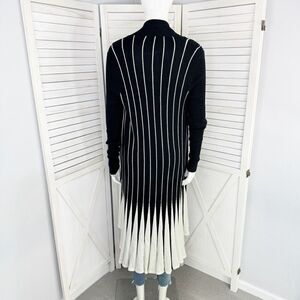 Neiman Marcus Two Tone Accordion Cardigan Duster Sweater Black White Small
